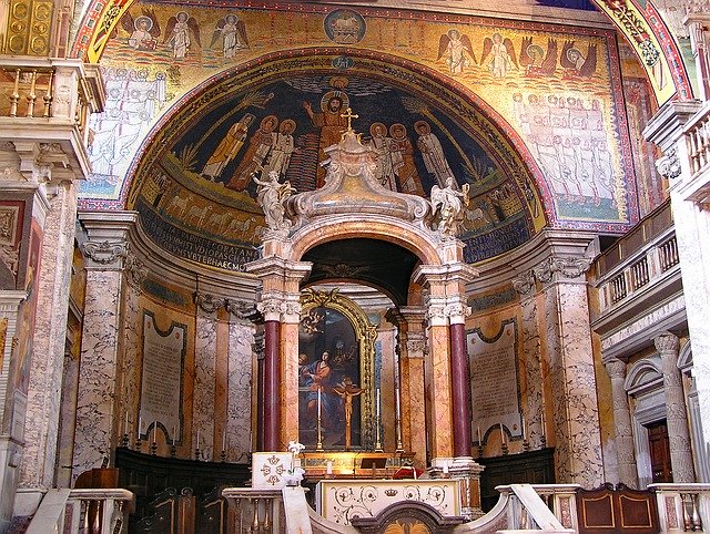 ULTIMATE TOP 10 BEST CHURCHES TO VISIT IN ROME FOR AMAZING ART : SANTA MARIA MAGGIORE 
