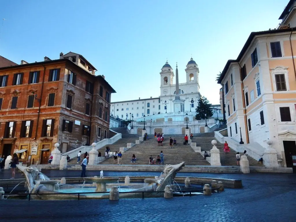 WALKING TOUR: ROME'S ULTIMATE 10 BEST CHURCHES: Spanish Steps 