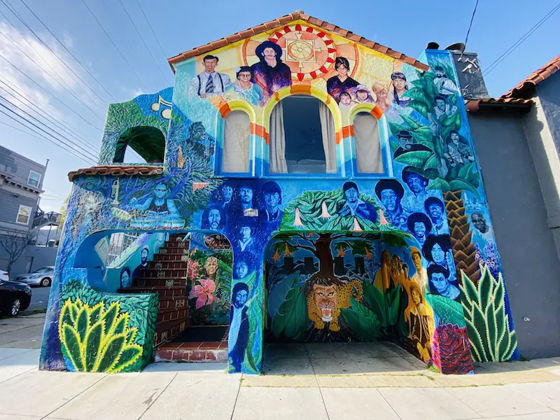 SAN FRANCISCO STREET ART WALKING TOUR: MISSION MURALS (Take it from the top: Latin Rock)