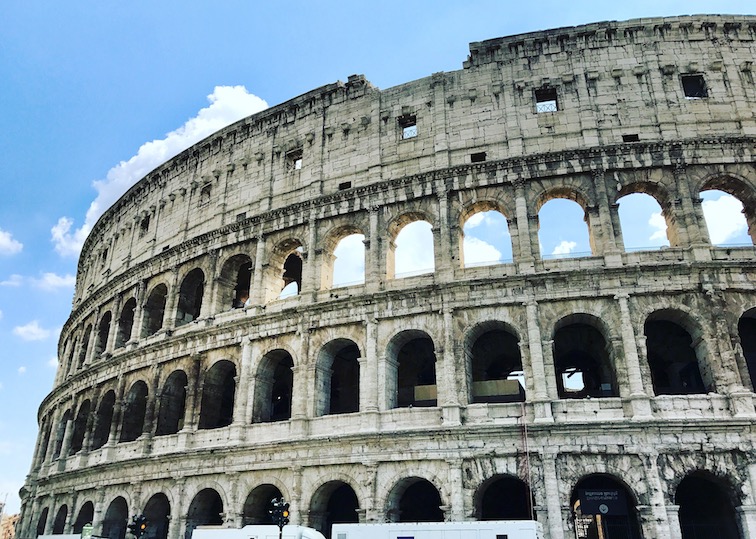 10 BUDGET TRAVEL HACKS TO SAVE TIME AND MONEY IN ROME: Colosseum